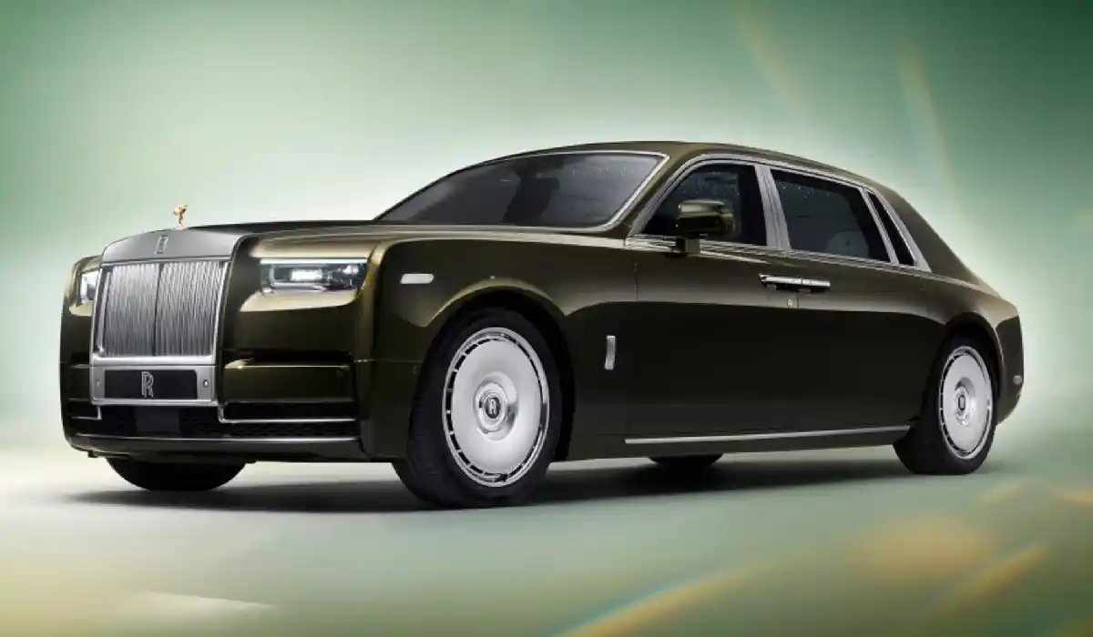 Rolls-Royce - Phantom Extended - Luxury Car Rentals - Preowned Luxury Car - Exclusive Concierge Club.webp